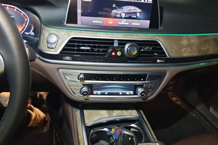 Used BMW 7 Series 2021 740Li Leading Edition Luxury Package Audio And AC Panel