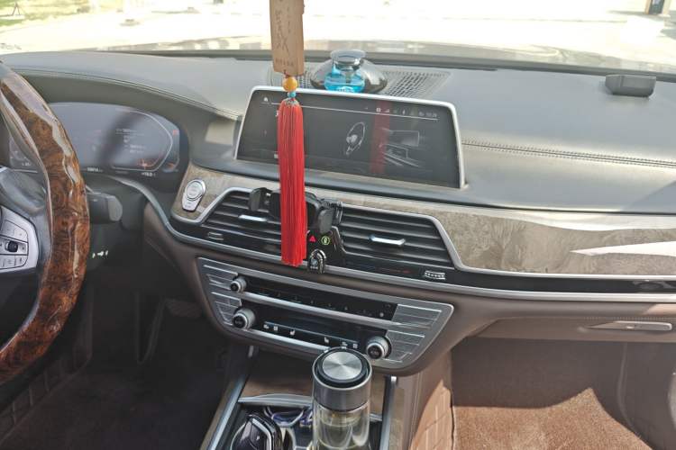 Used BMW 7 Series 2021 740Li Leading Edition Luxury Package Audio And AC Panel