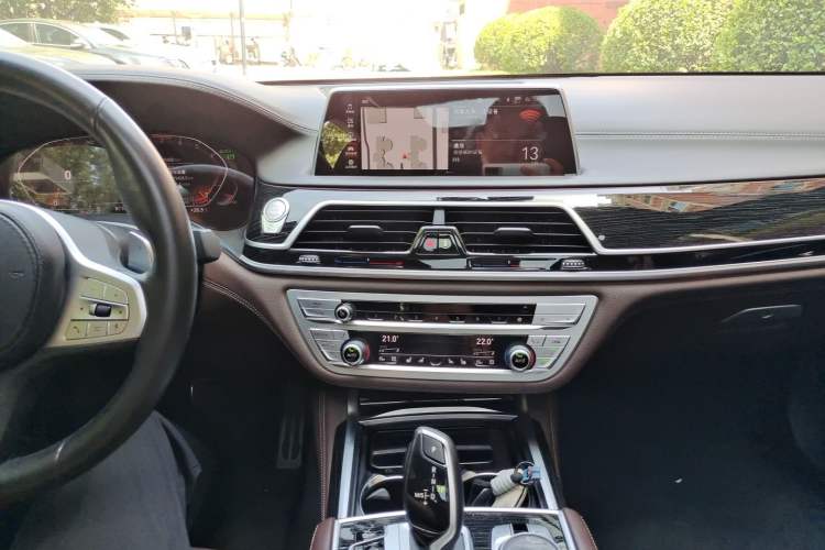 Used BMW 7 Series 2021 740Li Leading Model M Sport Package Audio And AC Panel