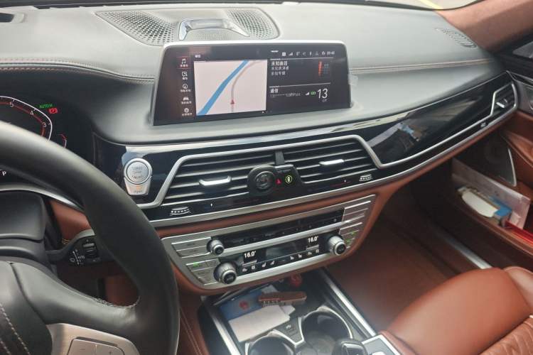 Used BMW 7 Series 2021 740Li xDrive Executive Luxury Package Audio And AC Panel