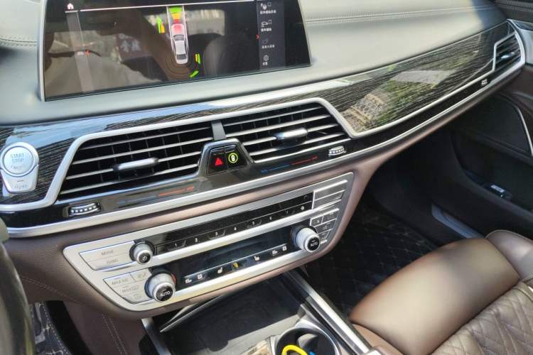 Used BMW 7 Series 2021 740Li Leading Model M Sport Package Audio And AC Panel
