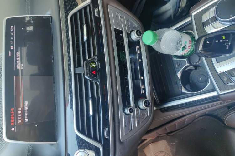 Used BMW 7 Series 2021 730Li M Sport Package Audio And AC Panel