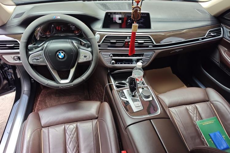 Used BMW 7 Series 2021 730Li Luxury Package Center Console