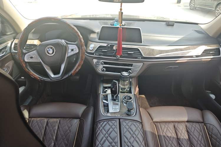 Used BMW 7 Series 2021 740Li Leading Edition Luxury Package Center Console
