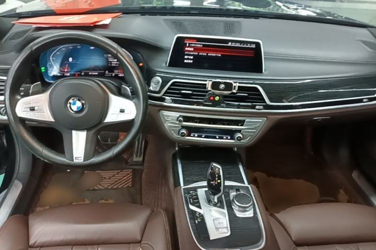 Used BMW 7 Series 2021 730Li M Sport Package Center Console