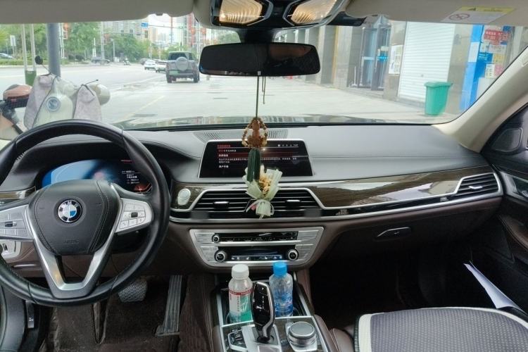 Used BMW 7 Series 2021 730Li Luxury Package Center Console