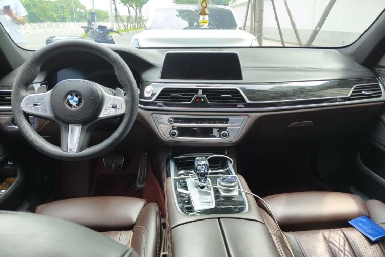 Used BMW 7 Series 2021 730Li M Sport Package Center Console