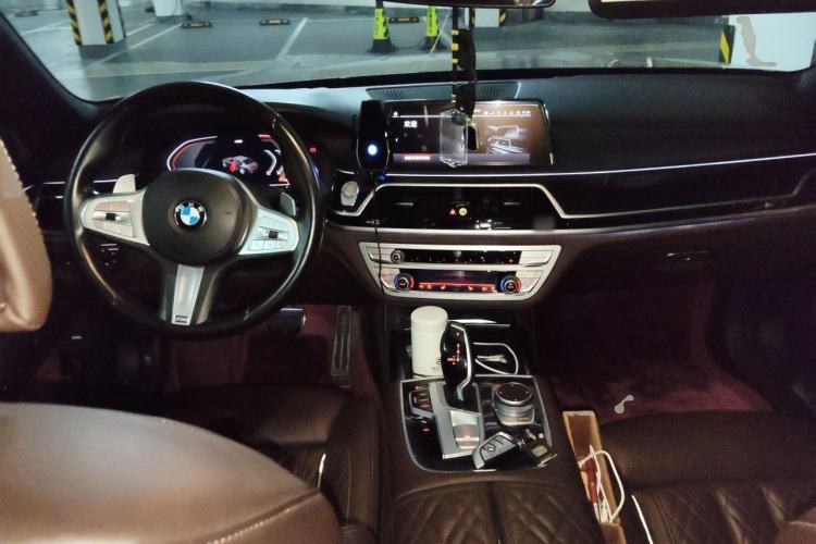 Used BMW 7 Series 2021 740Li Leading Model M Sport Package Center Console