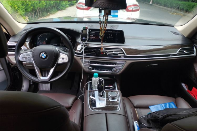 Used BMW 7 Series 2021 730Li Luxury Package Center Console