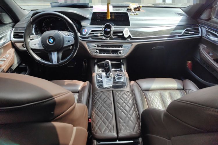 Used BMW 7 Series 2021 740Li Leading Model M Sport Package Center Console
