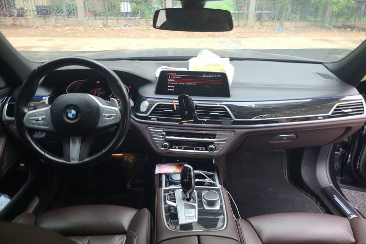 Used BMW 7 Series 2021 730Li M Sport Package Center Console