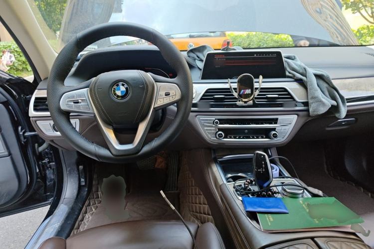 Used BMW 7 Series 2021 740Li Leading Edition Luxury Package Center Console