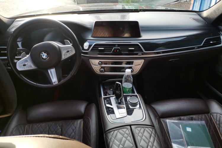 Used BMW 7 Series 2021 740Li Leading Model M Sport Package Center Console