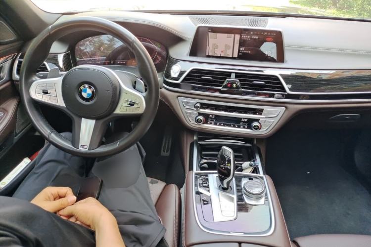 Used BMW 7 Series 2021 740Li Leading Model M Sport Package Center Console