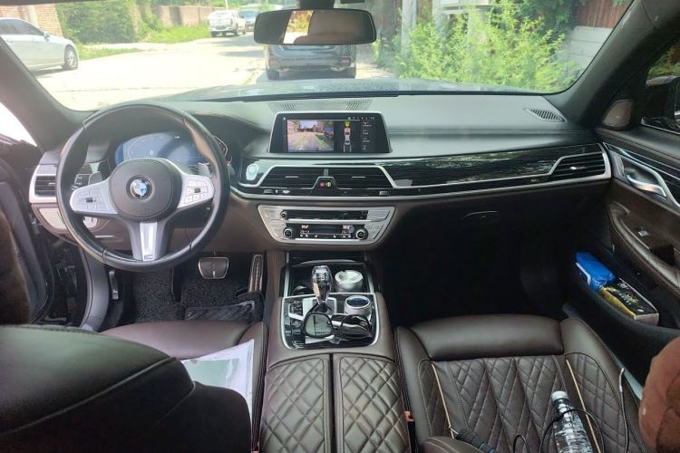 Used BMW 7 Series 2021 740Li Leading Model M Sport Package Center Console