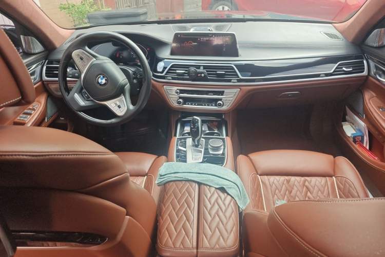 Used BMW 7 Series 2021 740Li xDrive Executive Luxury Package Center Console