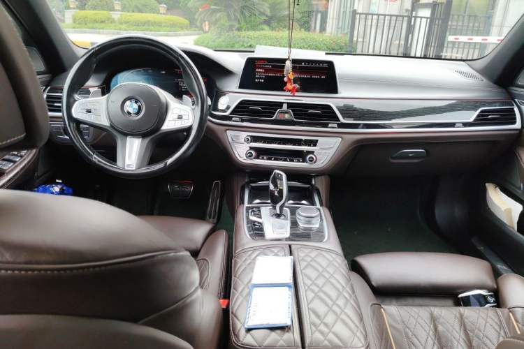 Used BMW 7 Series 2021 740Li Leading Model M Sport Package Center Console