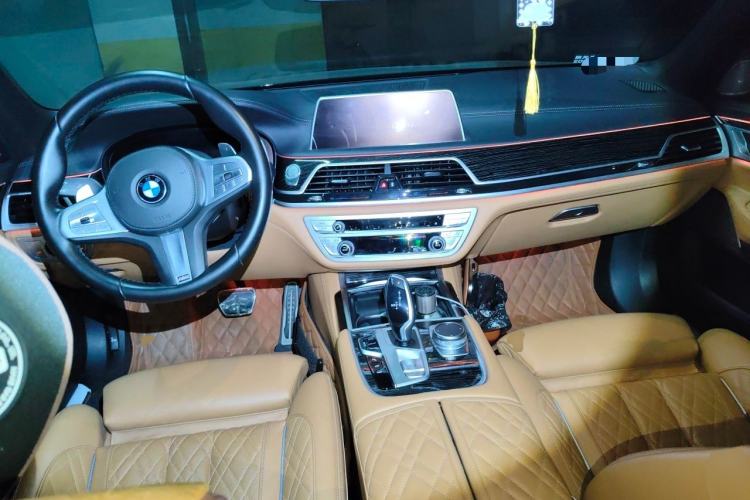 Used BMW 7 Series 2021 740Li Leading Model M Sport Package Center Console