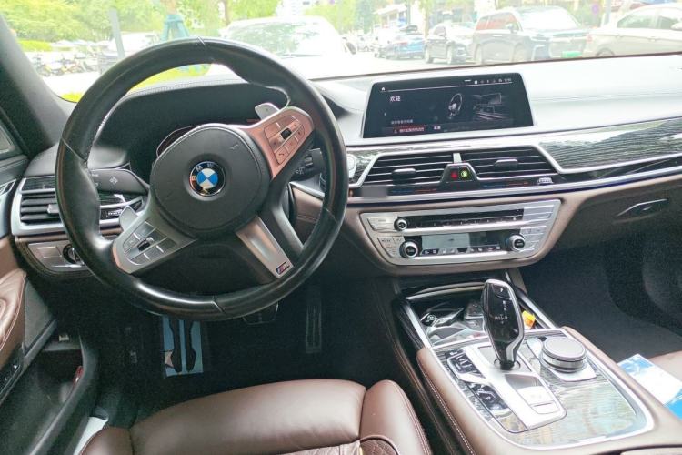 Used BMW 7 Series 2021 740Li Luxury Edition M Sport Package Center Console