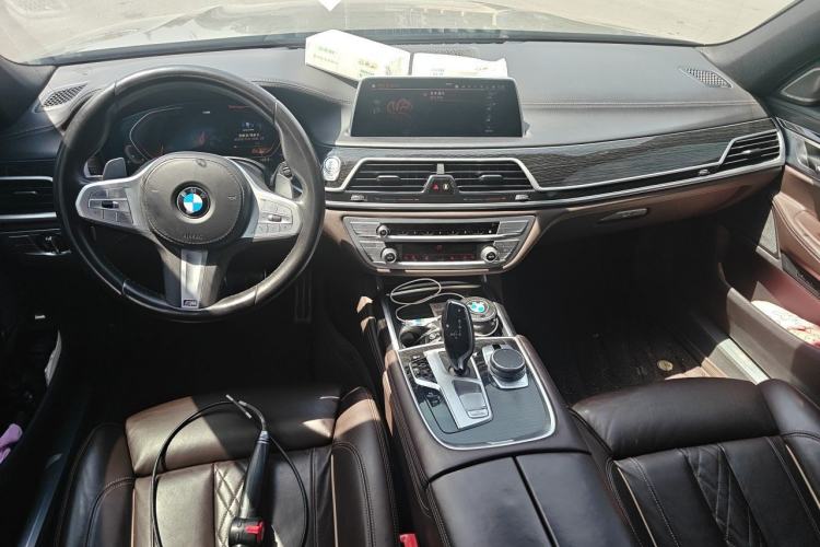 Used BMW 7 Series 2021 730Li M Sport Package Center Console