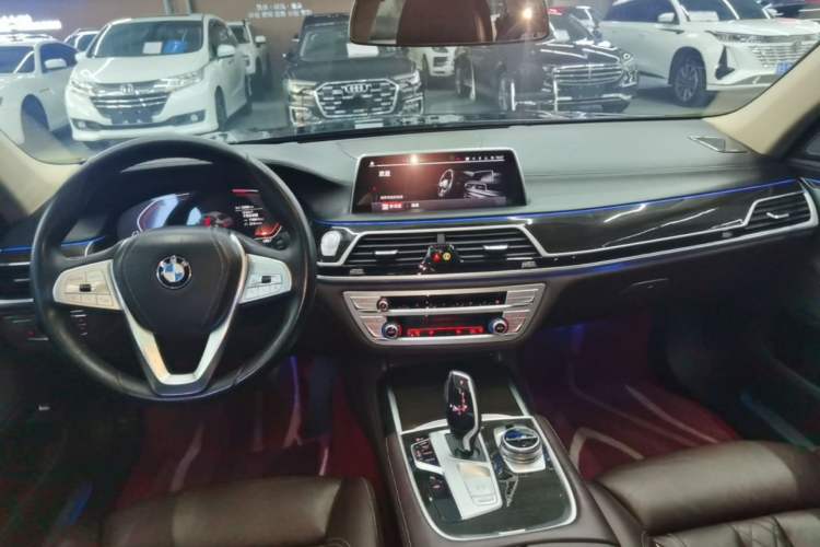 Used BMW 7 Series 2021 730Li Luxury Package Center Console