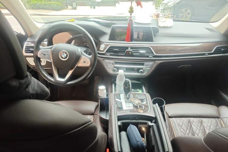 Used BMW 7 Series 2021 740Li Luxury Edition with Premium Package Center Console