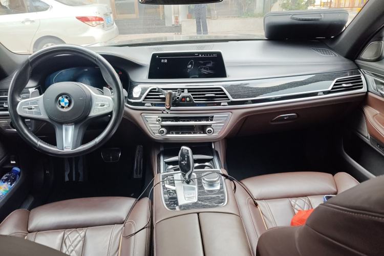 Used BMW 7 Series 2021 730Li M Sport Package Center Console