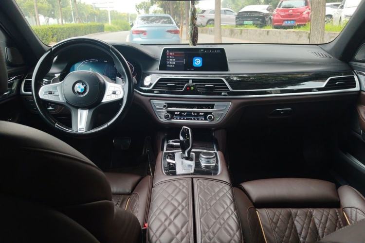 Used BMW 7 Series 2021 740Li Leading Model M Sport Package Center Console