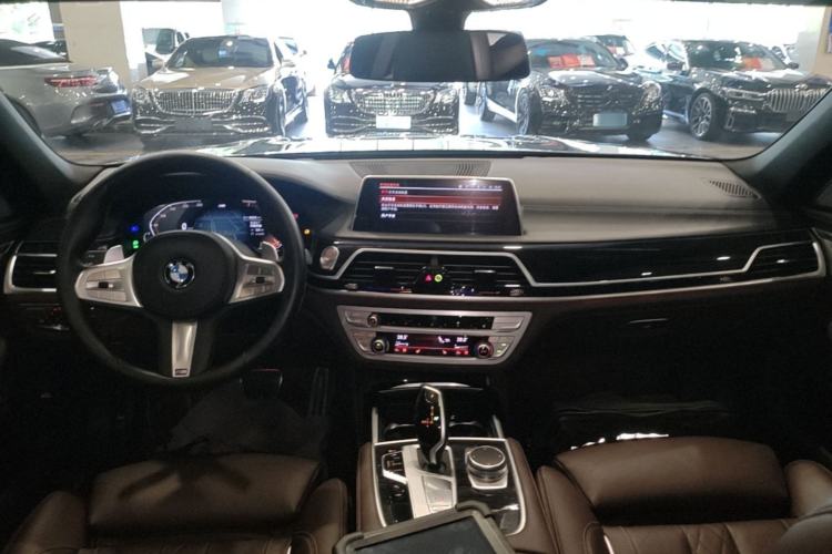 Used BMW 7 Series 2021 730Li M Sport Package Center Console