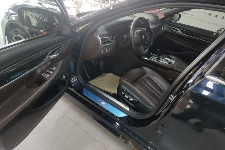 Used BMW 7 Series 2021 730Li M Sport Package Driver Seat