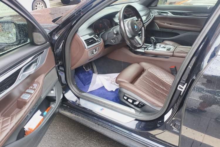 Used BMW 7 Series 2021 740Li Leading Model M Sport Package Driver Seat