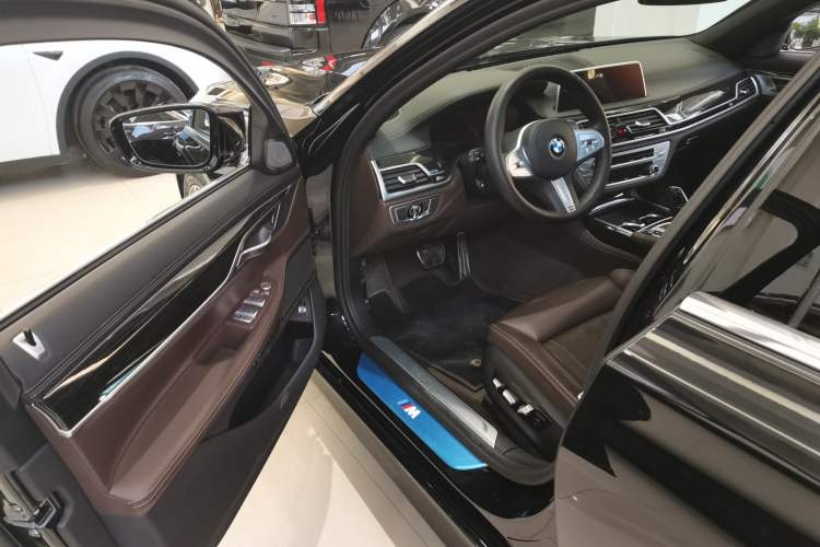 Used BMW 7 Series 2021 730Li M Sport Package Driver Seat