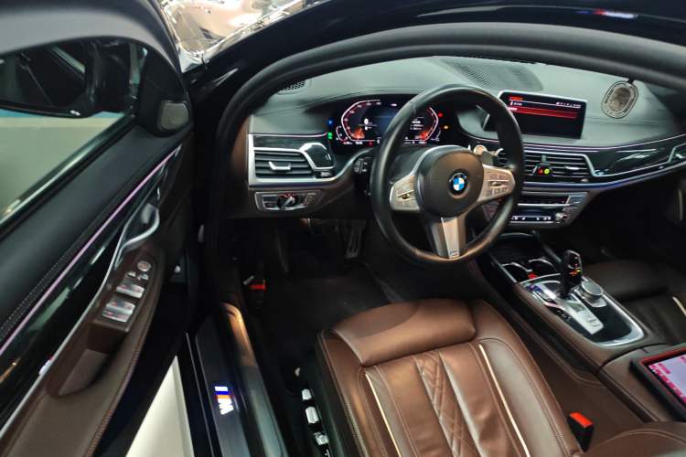 Used BMW 7 Series 2021 730Li M Sport Package Driver Seat