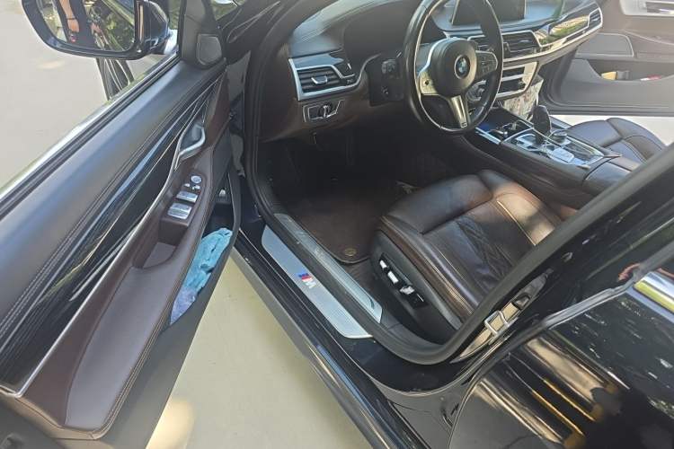 Used BMW 7 Series 2021 730Li M Sport Package Driver Seat