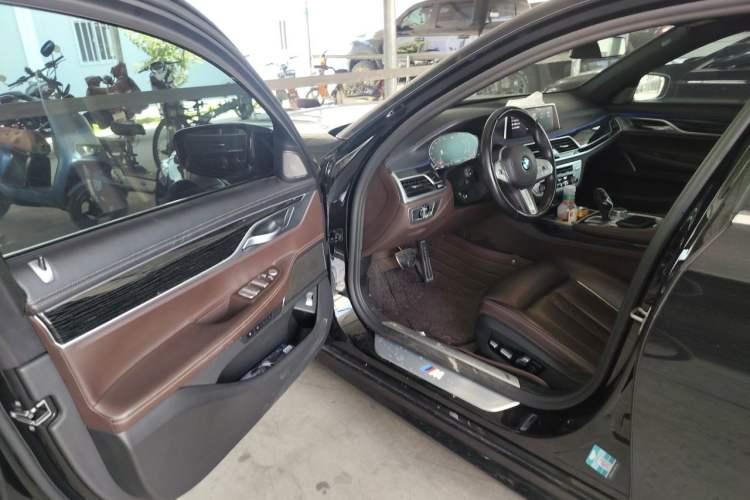 Used BMW 7 Series 2021 730Li M Sport Package Driver Seat