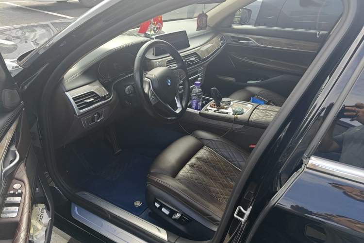 Used BMW 7 Series 2021 740Li Leading Edition Luxury Package Driver Seat