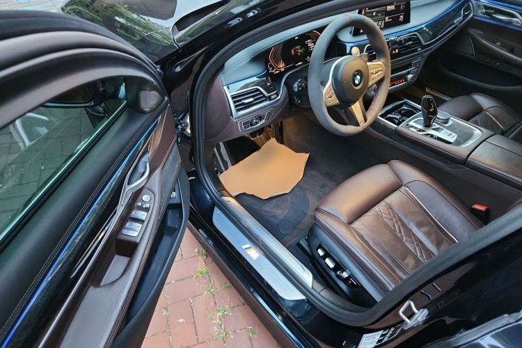 Used BMW 7 Series 2021 730Li M Sport Package Driver Seat