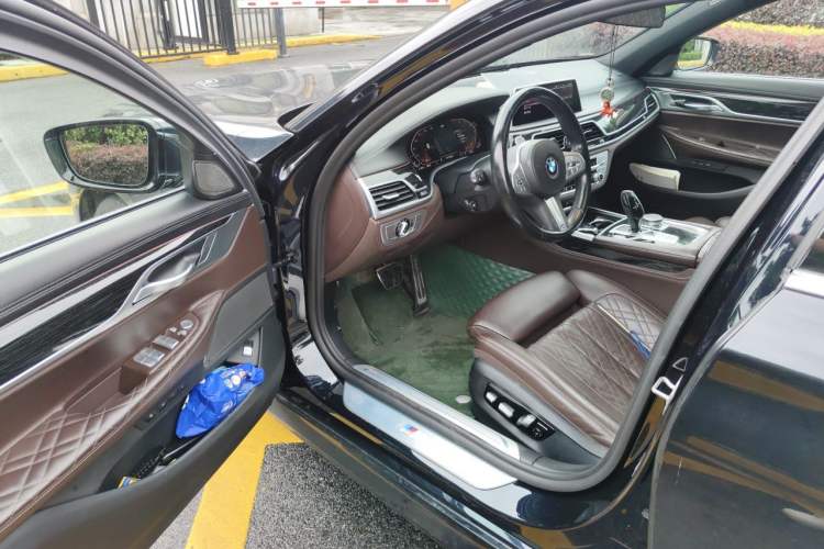 Used BMW 7 Series 2021 740Li Leading Model M Sport Package Driver Seat