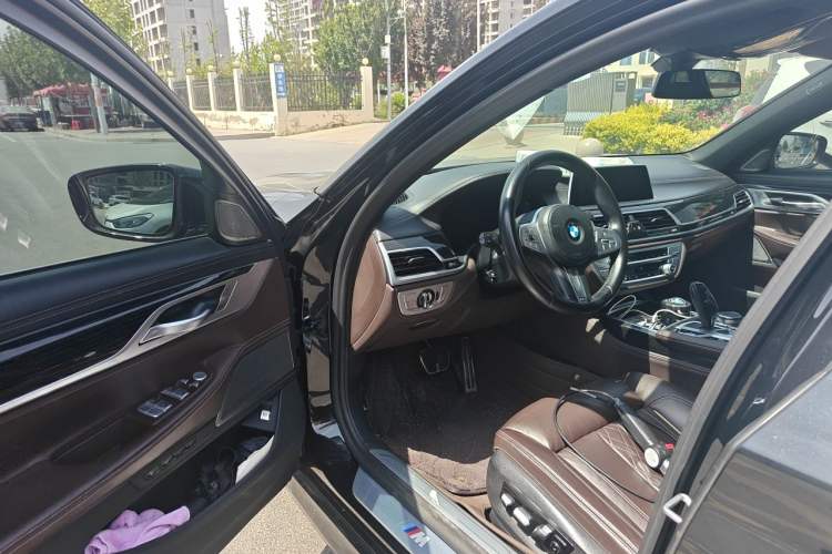Used BMW 7 Series 2021 730Li M Sport Package Driver Seat