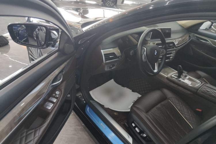 Used BMW 7 Series 2021 740Li Leading Edition Luxury Package Driver Seat