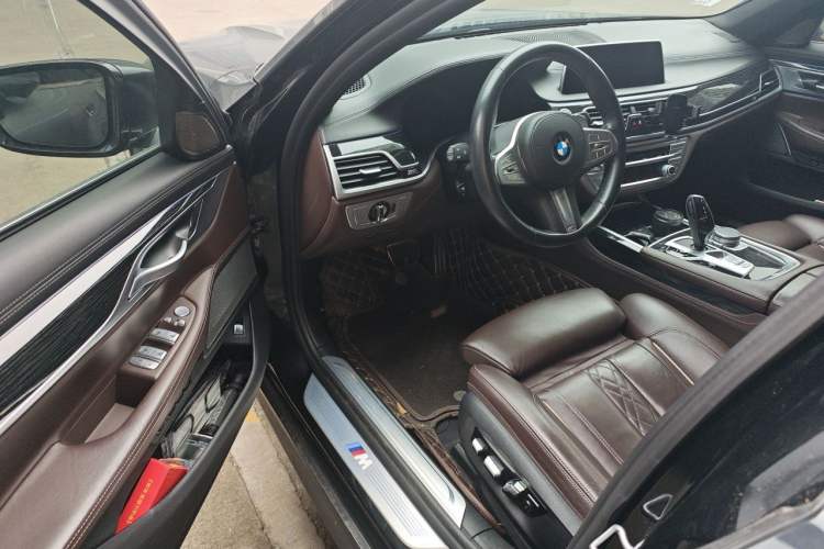 Used BMW 7 Series 2021 730Li M Sport Package Driver Seat