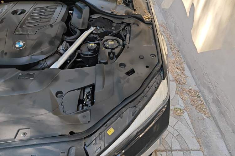 Used BMW 7 Series 2021 740Li xDrive Executive M Sport Package Engine Bay Left