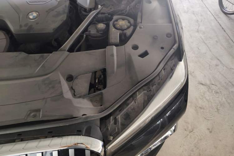 Used BMW 7 Series 2021 730Li M Sport Package Engine Bay Left