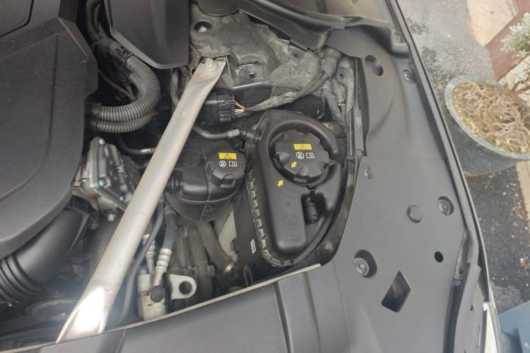 Used BMW 7 Series 2021 740Li xDrive Executive Luxury Package Engine Bay Left