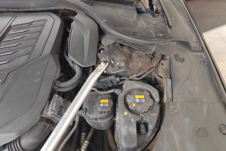 Used BMW 7 Series 2021 740Li Leading Edition Luxury Package Engine Bay Left