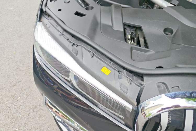 Used BMW 7 Series 2021 740Li Luxury Edition M Sport Package Engine Bay Right
