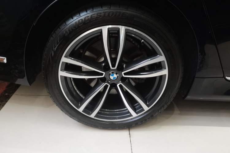 Used BMW 7 Series 2021 730Li M Sport Package Exterior 2