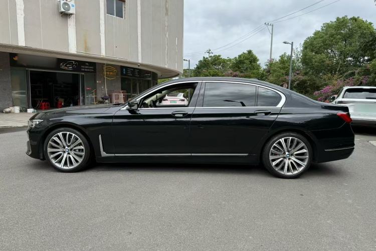 Used BMW 7 Series 2021 740Li Leading Edition Luxury Package Exterior 2