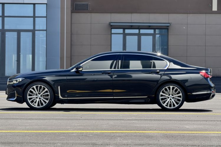 Used BMW 7 Series 2021 740Li Leading Edition Luxury Package Exterior 3
