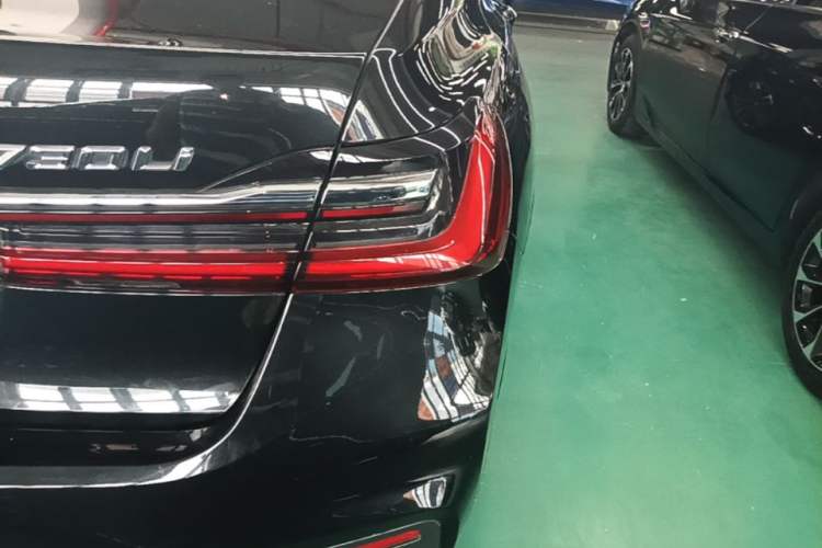 Used BMW 7 Series 2021 730Li M Sport Package Exterior 3